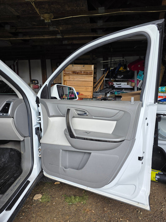 GMC Acadia Broken Window Replacement
